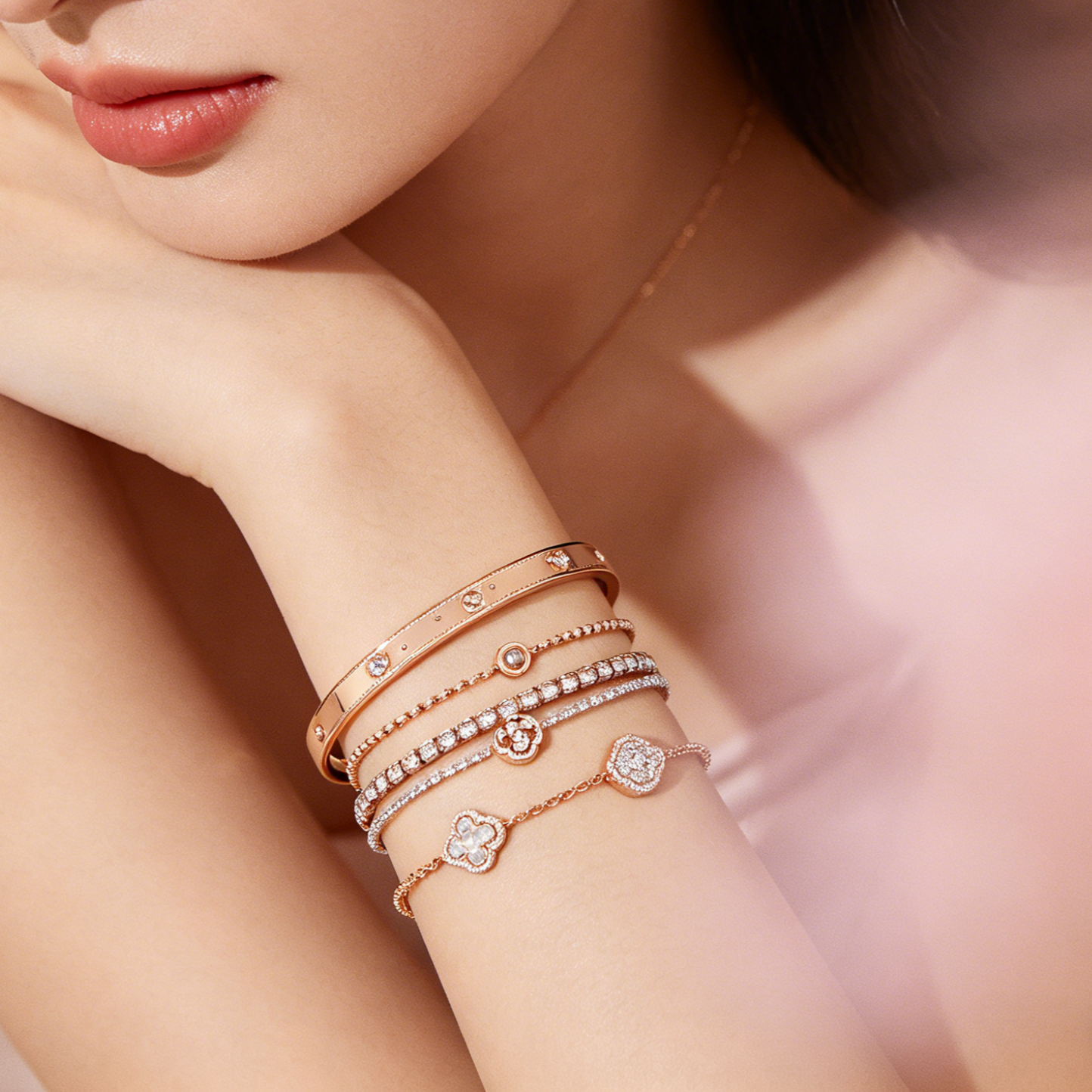 BRACELET