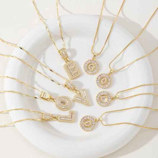 2pcs Light Luxury Crystal Flower Diamond-Studded Letter Necklace 14K Gold Plated Clavicle Chain