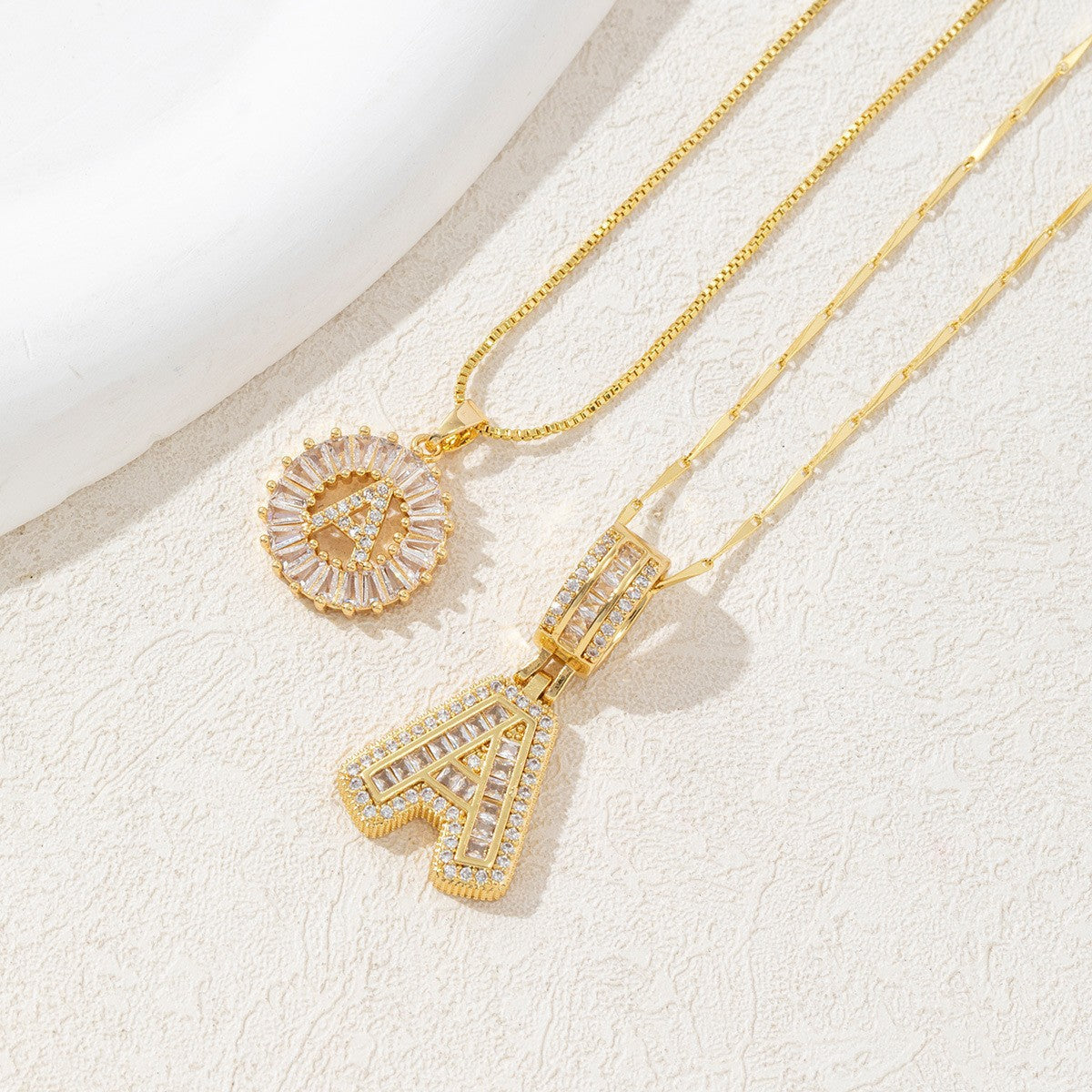 2pcs Light Luxury Crystal Flower Diamond-Studded Letter Necklace 14K Gold Plated Clavicle Chain