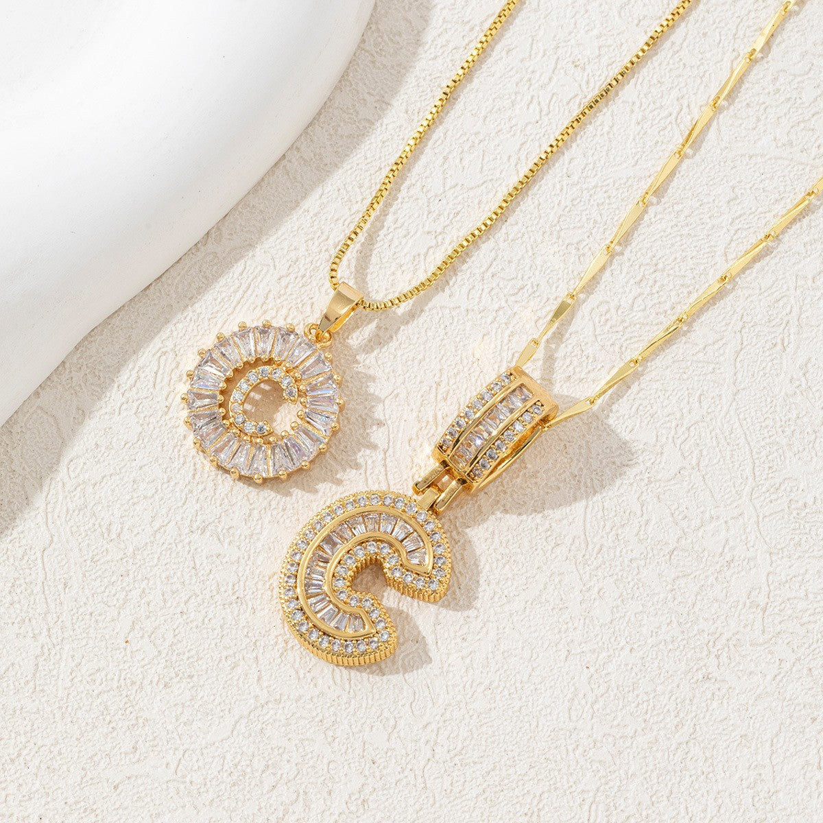 2pcs Light Luxury Crystal Flower Diamond-Studded Letter Necklace 14K Gold Plated Clavicle Chain